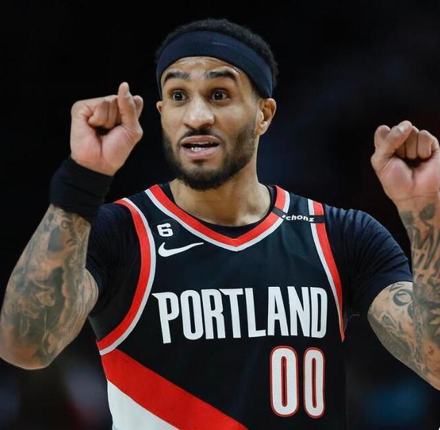 许多球迷脑 许多球迷脑